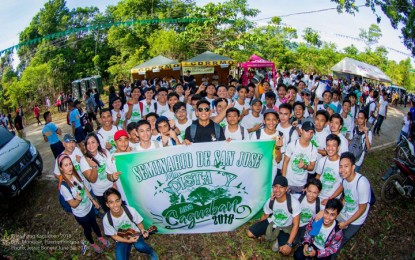 <p>PISTA Y ANG KAGUEBAN 2018: Students of the Seminario de San Jose in Puerto Princesa join in the celebration of the 28th edition of the Pista Y Ang Kagueban (Feast of the Forest) in Barangay Montible Saturday (June 30). (Photo courtesy of Seminario de San Jose)</p>
